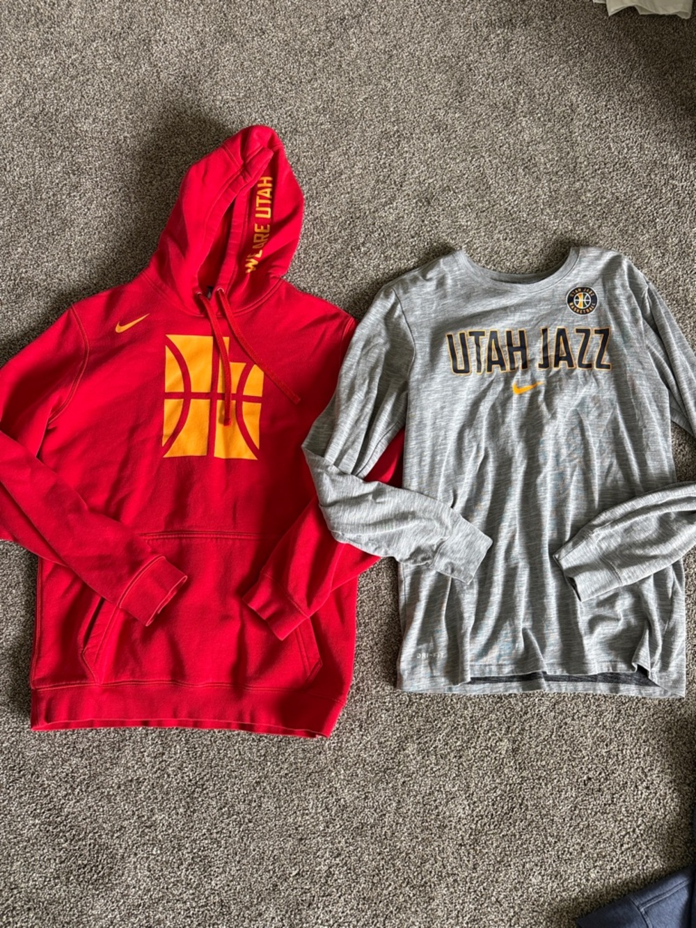 Men’s Nike hoodie and long sleeve lot